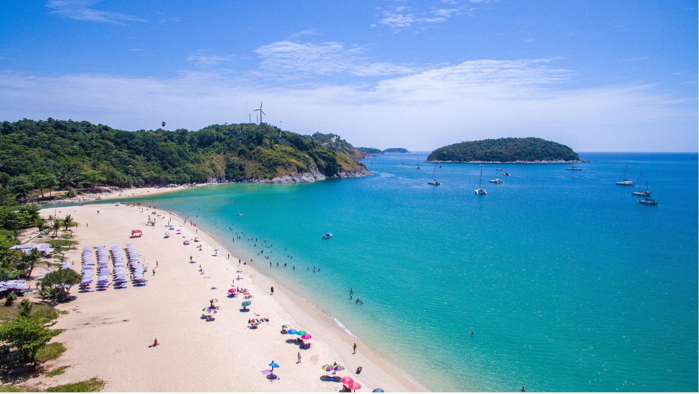 Най-Харн (Nai Harn beach)