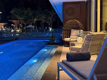 The Sunshine Beach Family Suite with Pool