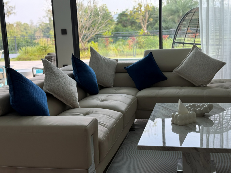 The Sunshine Beach Family Suite with Pool